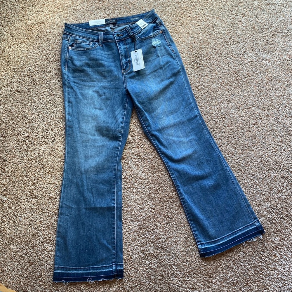Brand new Judy Blue Crop Jeans size 11/30.